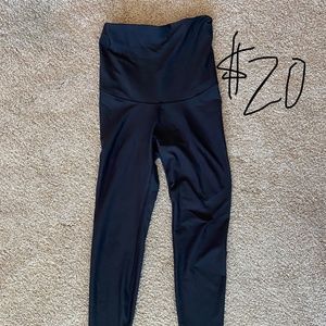 Old Navy Power soft full length Maternity Leggings size Medium
